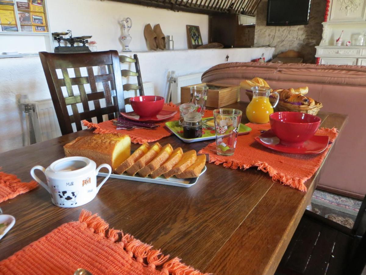 La Ferme De L'Isle Et Sa Roulotte Bed & Breakfast Avaray Exterior photo
