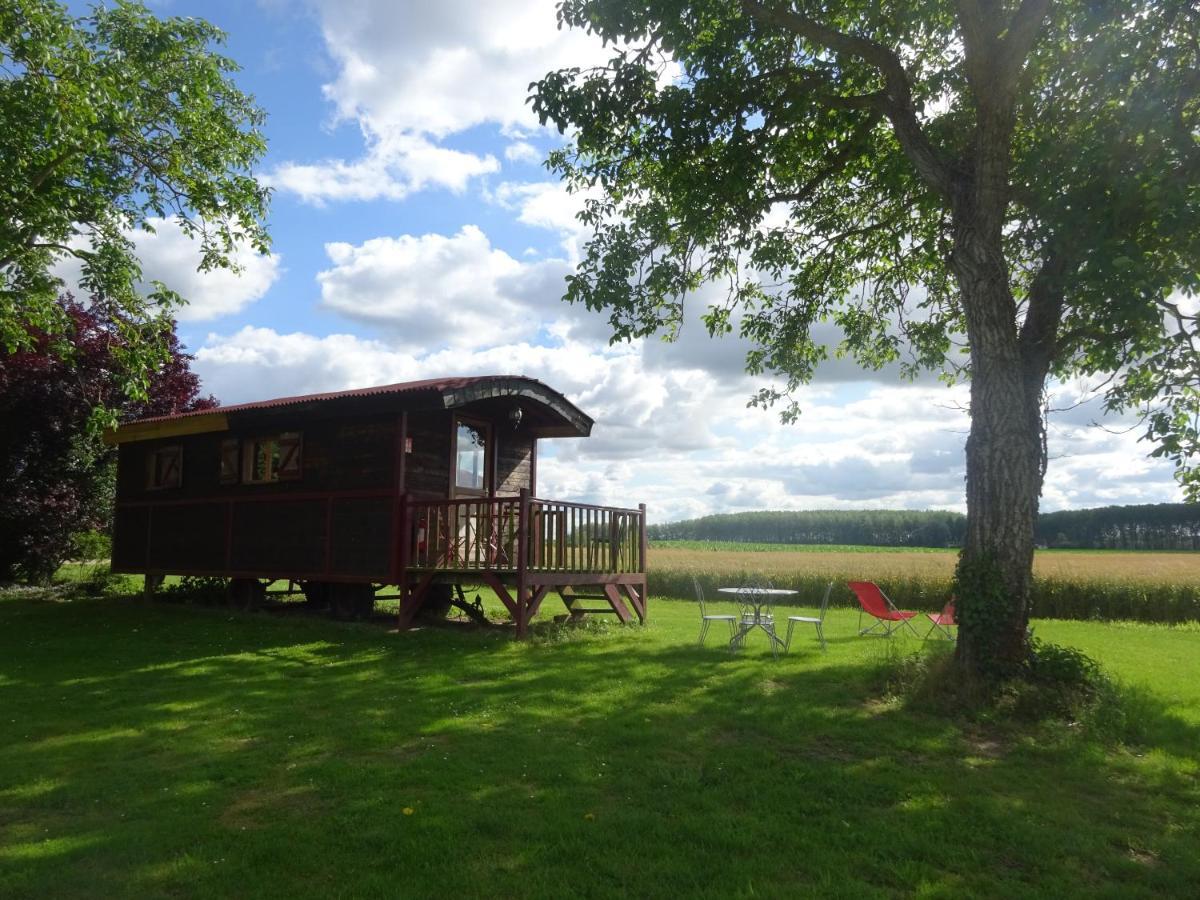 La Ferme De L'Isle Et Sa Roulotte Bed & Breakfast Avaray Exterior photo