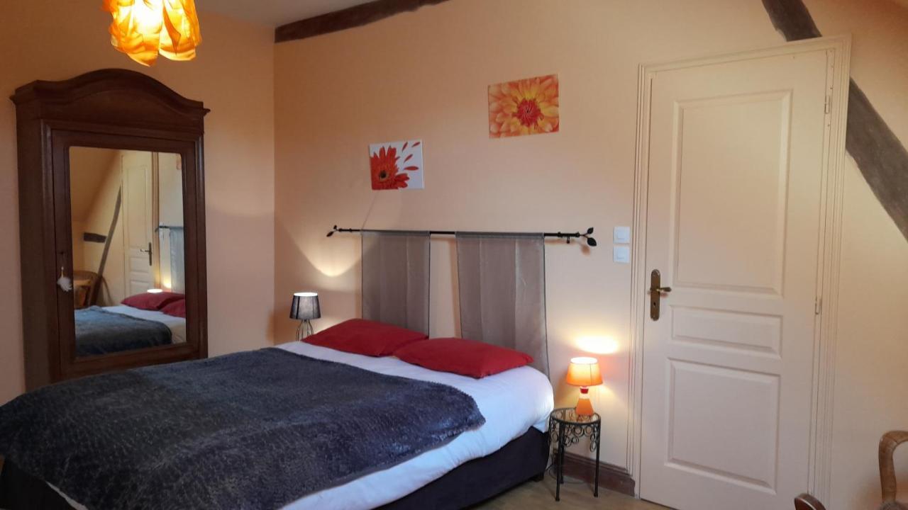 La Ferme De L'Isle Et Sa Roulotte Bed & Breakfast Avaray Exterior photo